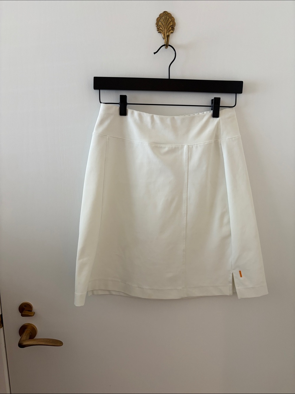 Lucy White Tech skirt w zip pocket XS -casual, travel, resort, cruise
